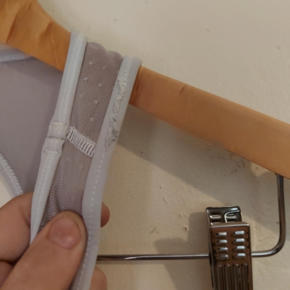 3/50⚡Lululemon move sports bra with polka dots - Picture 6 of 8